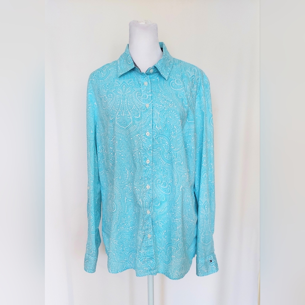 Tommy Hilfiger Classic Fit Button Down Shirt Size Blue Paisley Size Large